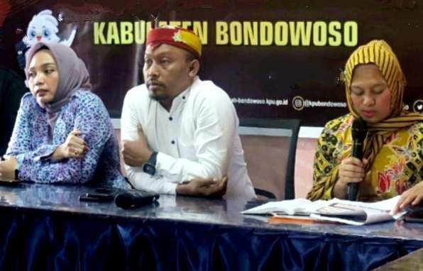 Ketua KPU Bondowoso Junaedi meminta parpol peserta Pemilu 2024 segera mendaftarkan bacalegnya, karena tinggal separo hari dari jadwal pendaftaran.(Foto:Guido/Ngopibareng.id)