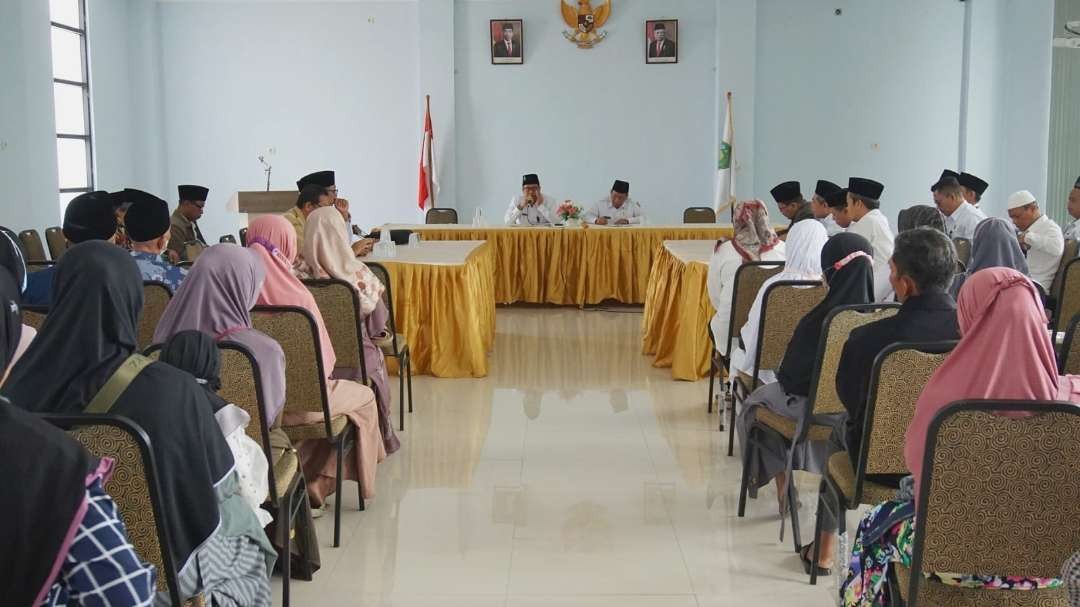 Kantor Kemenag Tuban memberikan penjelasan terkait dengan pelunasan biaya haji 1444 Hijriah. (Foto: Dokumentasi Kemenag Tuban)