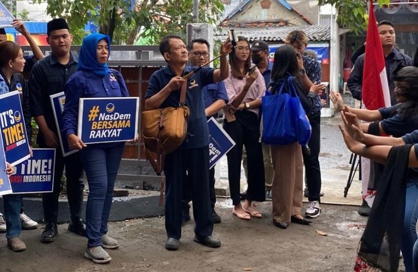 Bacaleg Partai Nasdem saat daftar ke KPU Surabaya (Foto: Andhi Dwi/Ngopibareng.id)