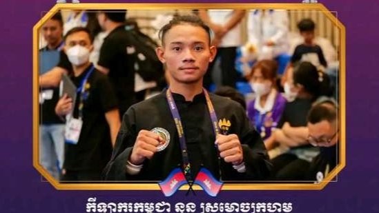 Atlet pencak silat Kamboja, Non Sromoachkroham viral. Ia diduga menang medali emas di SEA Games 2023 tanpa tanding melawan pesilat Indonesia, Bayu Lesmana. (Foto: Istimewa)
