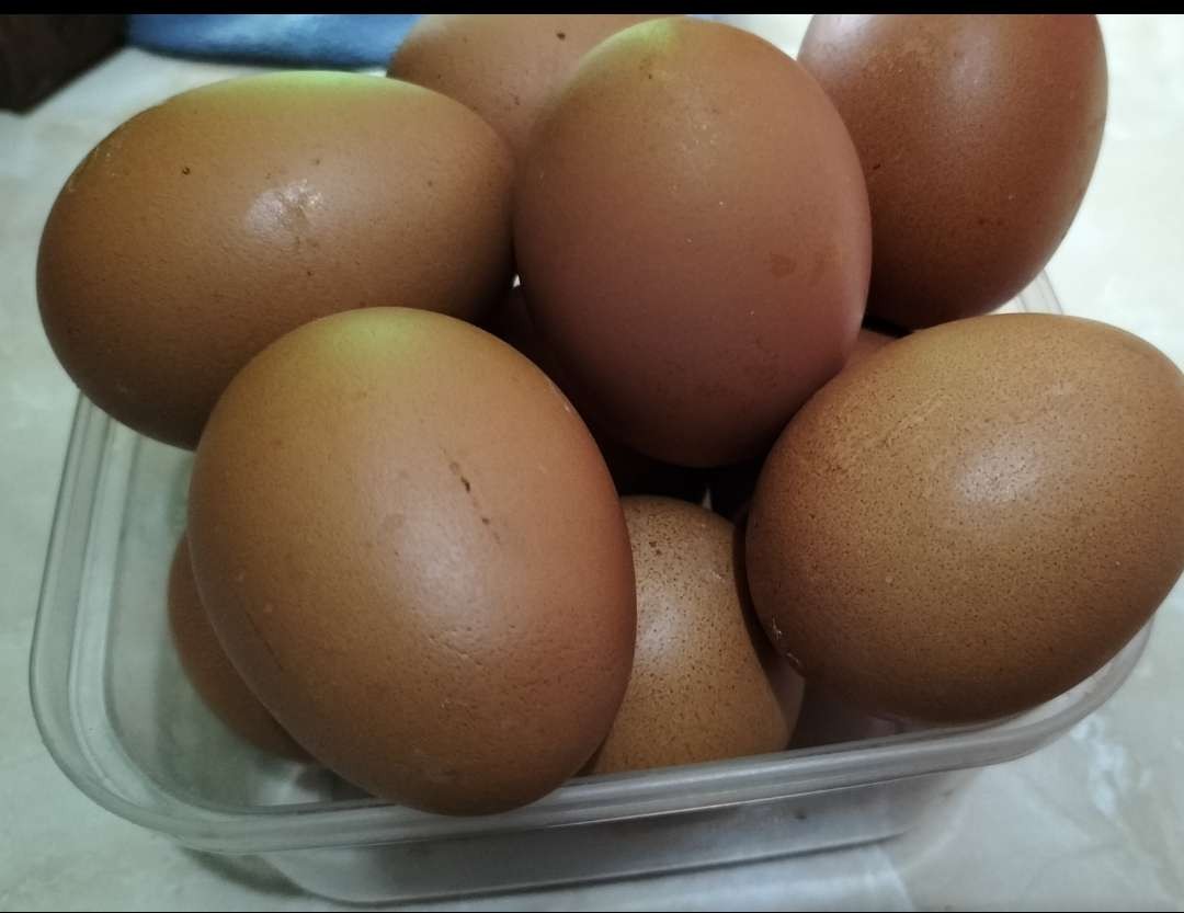 Harga telur di pasar tradisional dari Rp25 ribu langsung meroket Rp30 ribu, hari ini, Sabtu 13 Mei 2023. (Foto: Istimewa)
