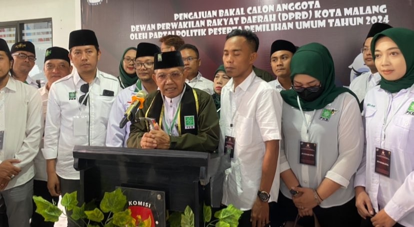DPC PKB Kota Malang usai mendaftarkan bacaleg ke KPU (Foto: Lalu Theo/Ngopibareng.id)