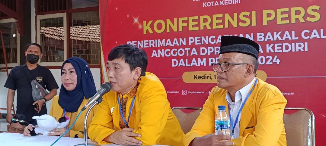 Fokus Pileg, Ketua DPD Golkar Kediri Tak Tertarik Maju Pilwali Kediri (Foto: Fendi Lesmana/Ngopibareng.id)