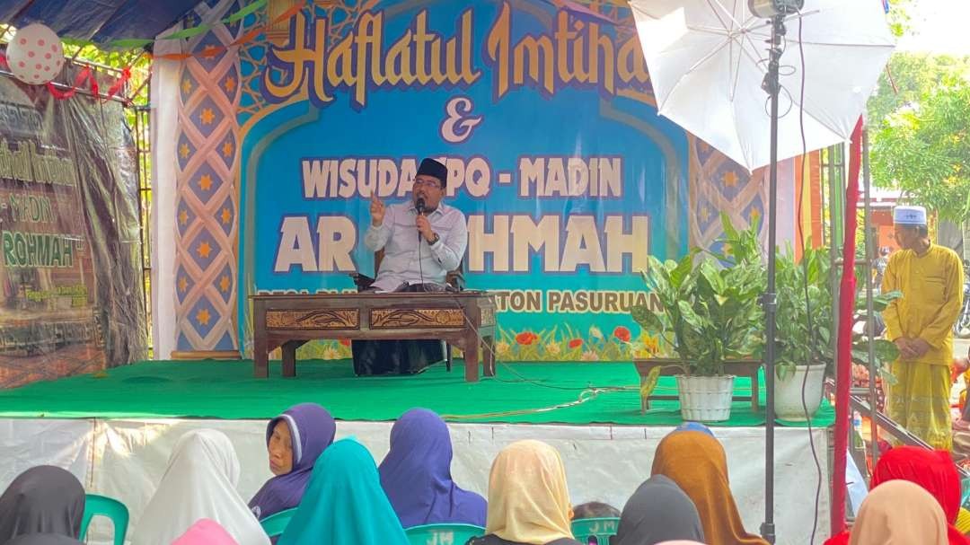 Ketua Gerindra Jatim, Anwar Sadad saat bertemu warga dan tokoh masyarakat di Desa Plinggisan, Kabupaten Pasuruan, Senin 15 Mei 2023.  (Foto: Ist)