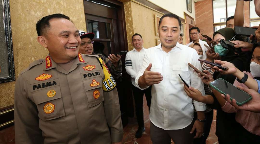 Walikota Surabaya, Eri Cahyadi bersama kapolrestabes surabaya, Kombes Pol Pasma Royce. (Foto: Pita Sari/Ngopibareng.id)