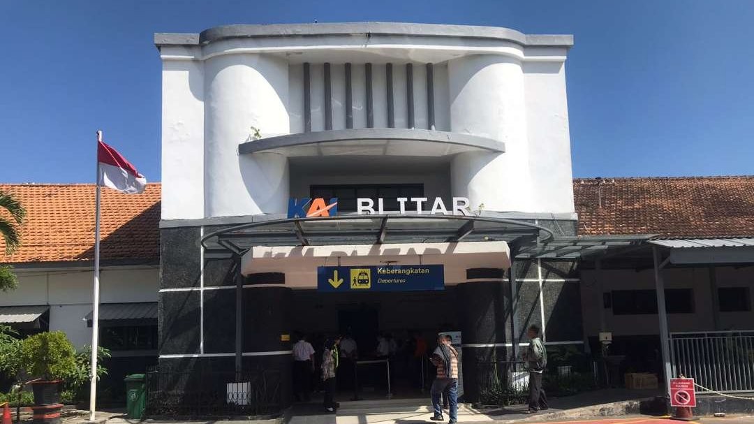 Stasiun kereta api Blitar akan menjadi transit kereta lokal atau commuter. (Foto: Choirul Anam/Ngopibareng.id)