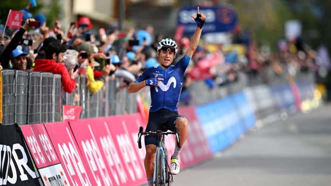 Einer Rubio (Movistar) berhasil memenangkan etape 13 Giro d'Italia karena sabar dan cerdik memanfaatkan peluang. (Foto: Istimewa)
