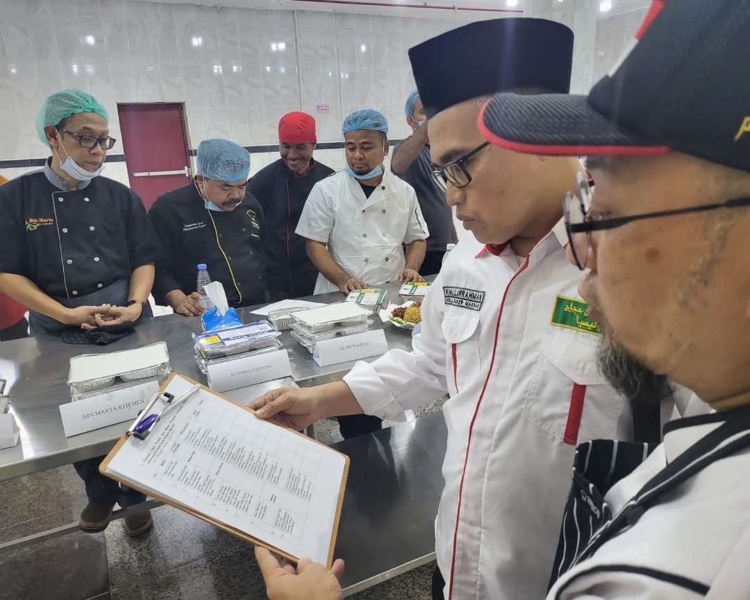 Daerah Kerja Makkah terus bersiap menyambut kedatangan jemaah haji Indonesia. Salah satu yang disiapkan adalah layanan katering dengan menu nusantara. (Foto: Istimewa)