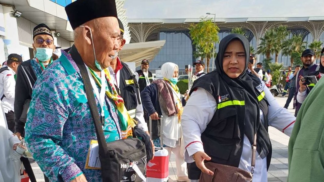 Jemaah haji kloter pertama embarkasi Jakarta Pondok Gede (JKG) tiba di Bandara Amir Muhammad Bin Abdul Azis (AMAA), Madinah dengan selamat. (Foto: Istimewa)
