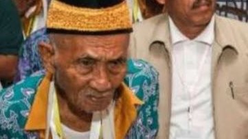 Harun bin Senar menjadi calon haji tertua. Usianya 119 tahun. (Foto: ANTARA)