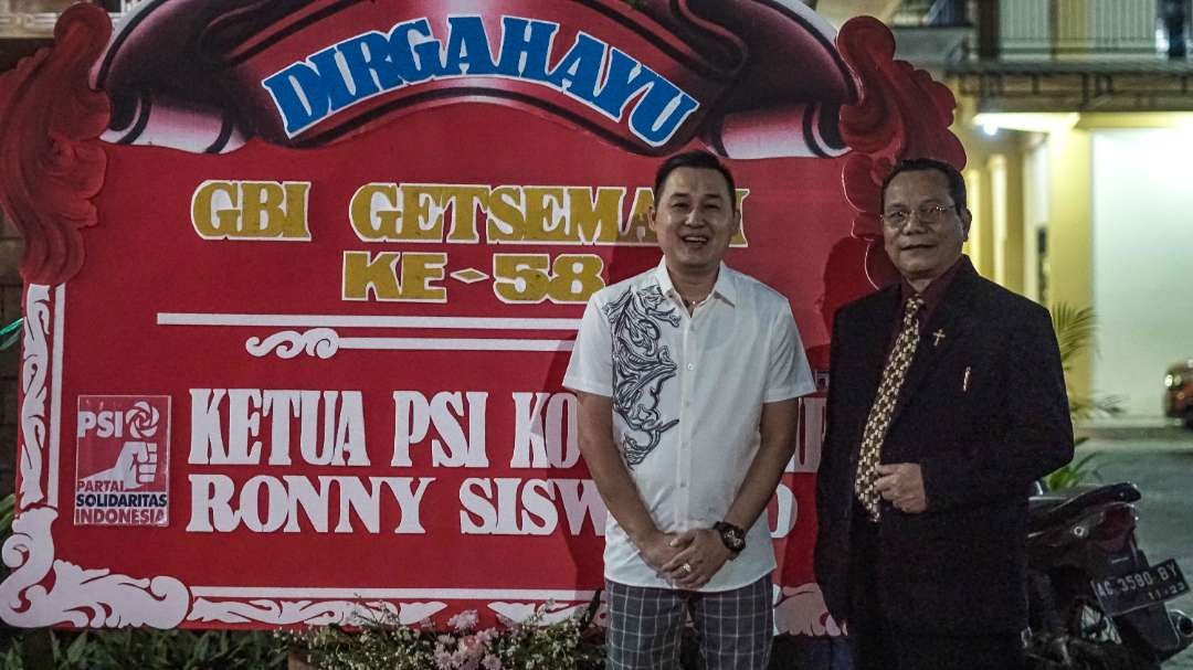 Wakil Ketua FKUB Kota Kediri beri pesan untuk Ketua DPD Partai Solidaritas Indonesia (PSI) Kota Kediri, Ronny Siswanto. (Foto: Istimewa)