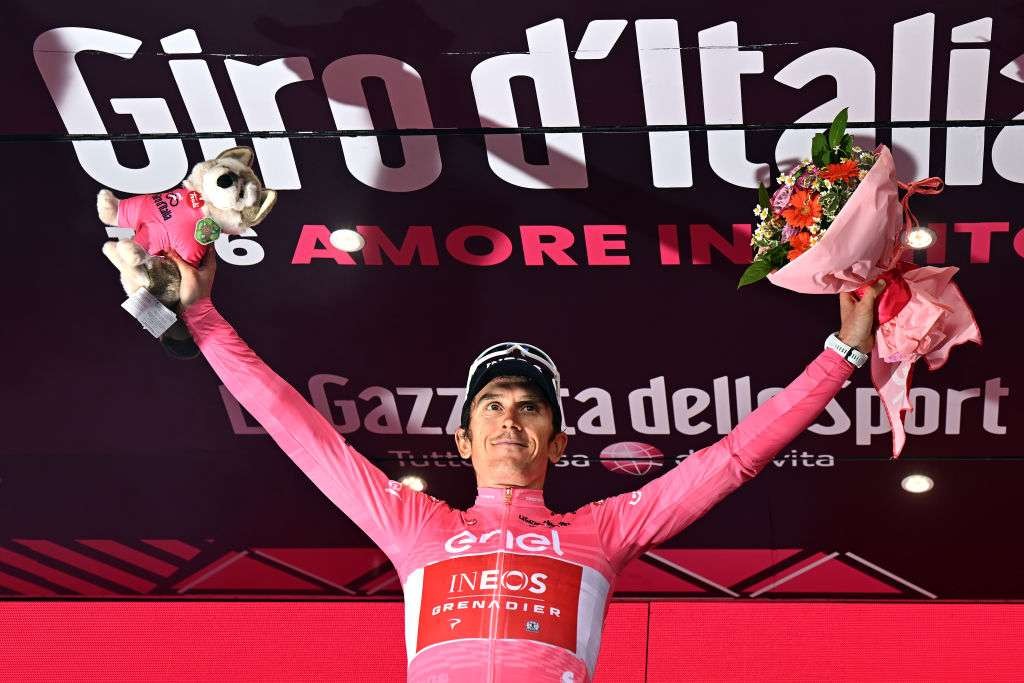Joao Almeida (UEA Team Emirates) berhasil menjadi juara 1 di Giro d'Italia etape 16. (Foto: Istimewa)