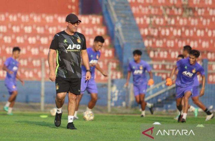 Marcelo Rospide pelatih anyar Persik Kediri. (Foto: Antara)