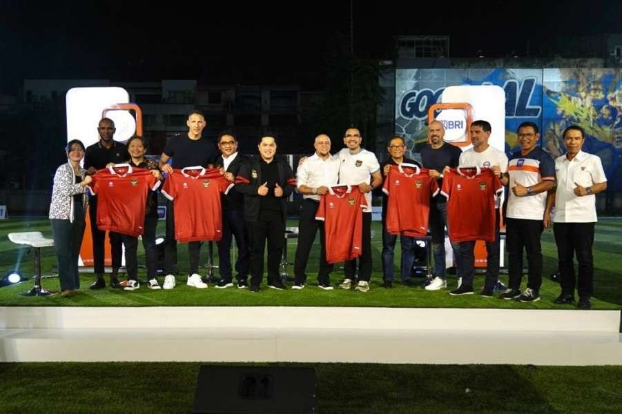 Sebanyak lima legenda sepak bola dunia dihadirkan di acara BRImo Future Garuda. (Foto: PSSI)