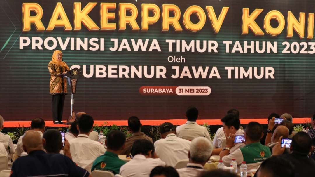 Gubernur Jatim, Khofifah Indar Parawansa dalam Rakerprov KONI Jatim, Surabaya, Rabu 31 Mei 2023. (Foto: Fariz Yarbo/Ngopibareng.id)