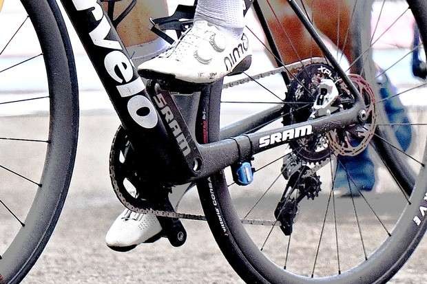 Primoz Roglic (Jumbo-Visma) menggunakan sistem single chainring di Giro d'Italia etape 19. (Foto: Istimewa)