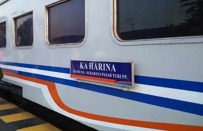 Kereta api Harina jalur utara, Surabaya-Bojonegoro-Semarang-Bandung. (Foto: dok PT KAI)