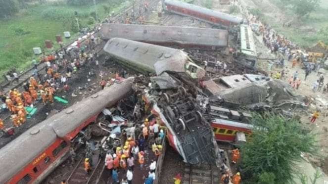 Tabrakan tiga kereta api maut di India. (Foto: Asian News International/ANI)