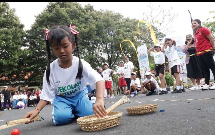 Kampanye sekolah di Bali, melibatkan orang tua, guru dan peserta didik (foto: BKHM)