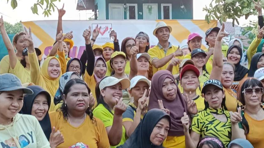 Relawan Kesehatan Indonesia Kota Kediri menggelar senam sehat bersama. (Fendi Lesmana/Ngopibareng.id)