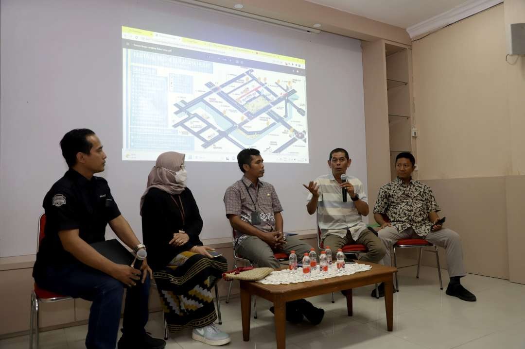 Konferensi pers Festival Musik Surabaya Hebat mengenai pengalihan lalin. (Foto: Pita Sari)