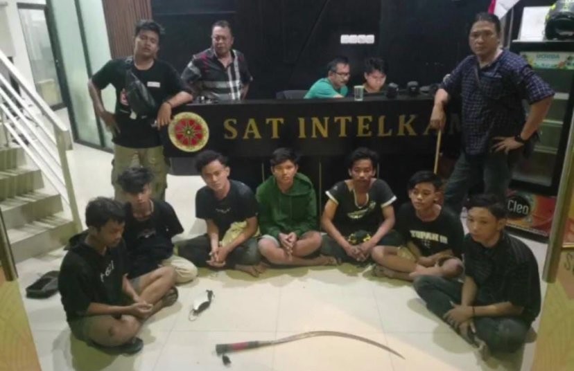 Polisi tangkap 10 pemuda hendak tawuran di Petemon dan PGS Surabaya. (Foto: Dokumentasi Polrestabes Surabaya)