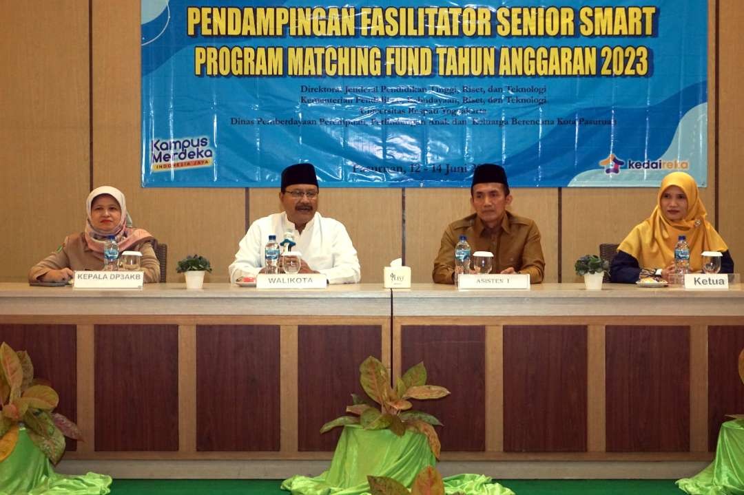 Walikota Pasuruan Saifullah Yusuf (Gus Ipul) saat memberikan sambutan dalam acara Training of Trainer (ToT) Pengelola dan Fasilitator Sekolah Lansia bertempat di Rumah Makan Kebon Pring, Senin 12 Juni 2023. (Foto: Pemkot Pasuruan)