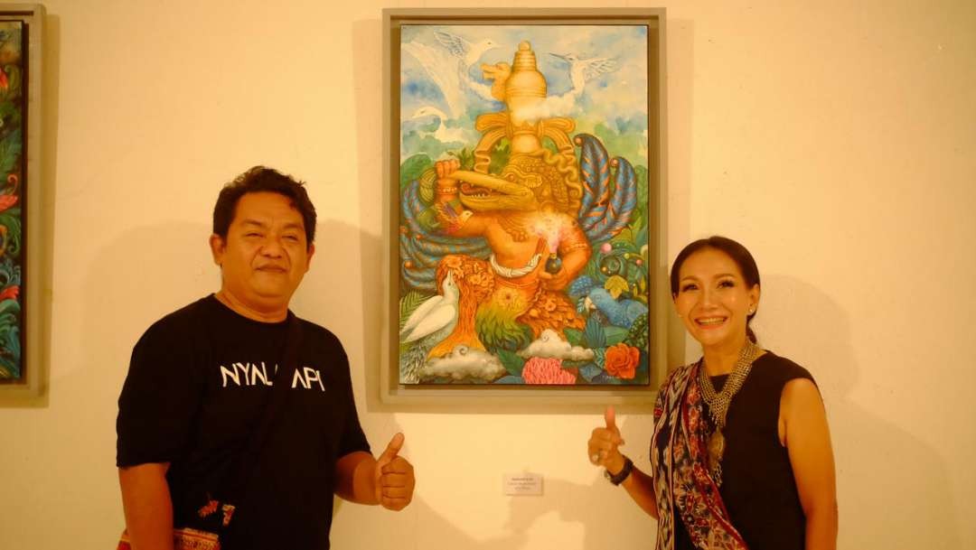 Yoes Wibowo dan Ruthy Rose Kampoong yang membuka pameran Nyala Api.(Foto: dokumen panitia)