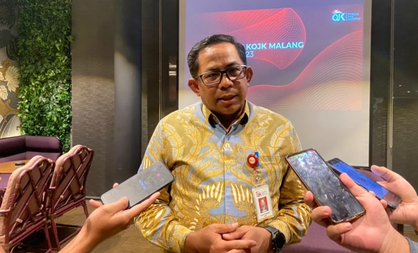 Kepala OJK Malang, Sugiarto Kasmuri saat berada di Hotel Grand Mercure (Foto: Lalu Theo/Ngopibareng.id)