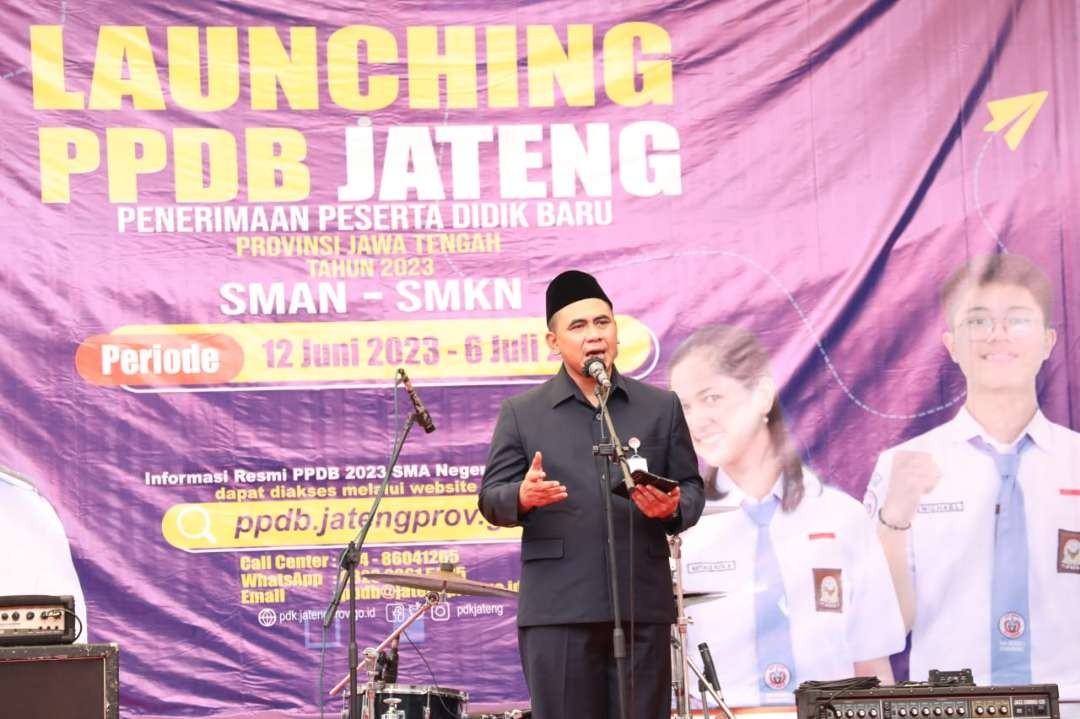 Wagub Jawa Tengah, Taj Yasin Maimoen sampaikan Pemprov tambah daya tamping siswa SMA/SMK. (Foto: Humas Jawa Tengah)