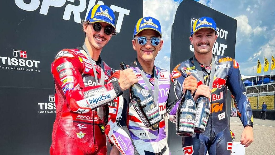 Pembalap Pramac Ducati, Jorge Martin (tengah) juara Sprint Race MotoGP Jerman di Sirkuit Sachsenring, Sabtu 17 Juni 2023. (Foto: Twitter)