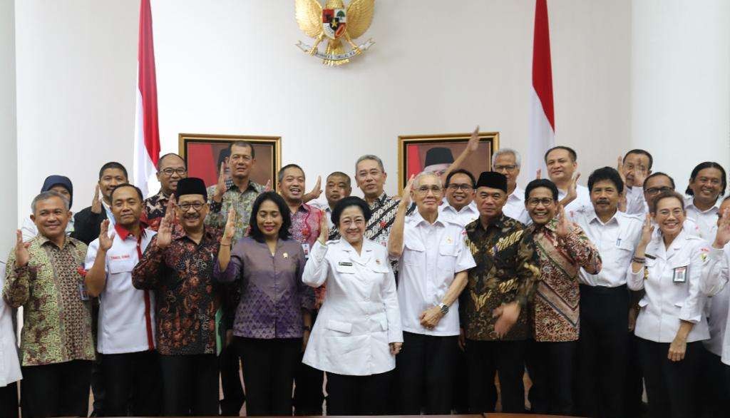 Staf Khusus Dewan Pengarah BPIP Antonius Benny Susetyo dan Megawati Sukarnoputri. (Foto:BPIP)