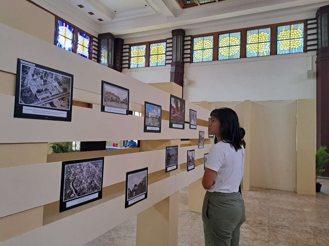 Pameran Surabaya Memory 2023 sebagai salah satu langkah untuk melestarikan pusaka Kota Surabaya, yang digelar di Balai Pemuda. (Foto: Pita Sari/Ngopibareng.id)