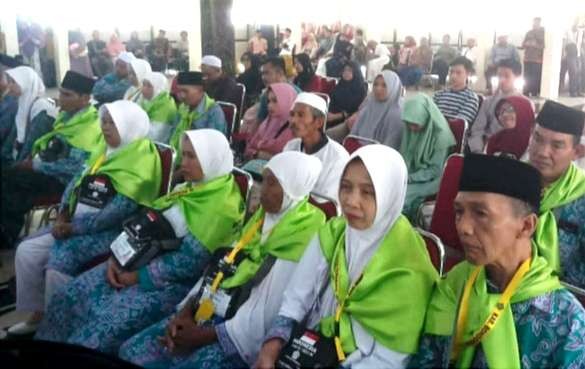 Sebanyak 28 CJH kuota tambahan Bondowoso berangkat haji ke Mekah dari Bandara Juanda Surabaya, Jumat 23 Juni 2023 siang ini. (Foto: Humas Kemenag Bondowoso)