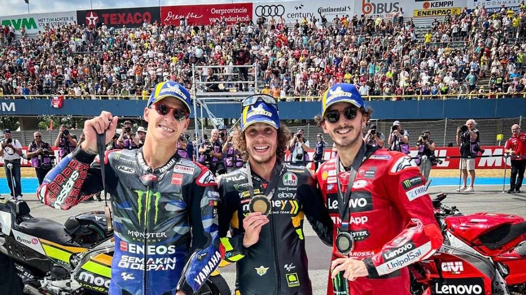 Marco Bezzecchi (tengah) juara Sprint Race MotoGP Belanda, Sabtu 24 Juni 2023. (Foto: Twitter MotoGP)