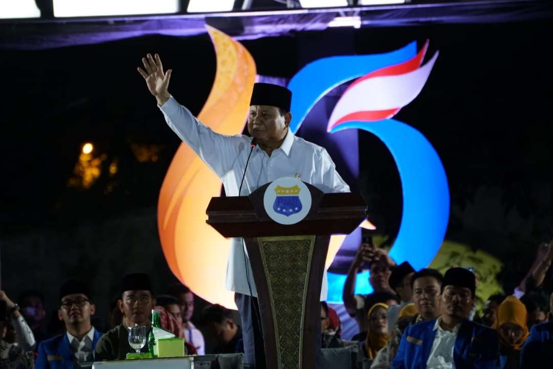 Menteri Pertahanan RI Prabowo Subianto menghadiri Puncak Hari Lahir (Harlah) Pergerakan Mahasiswa Islam Indonesia (PMII) ke-63 tahun di Benteng Vastenburg, Kota Surakarta, Jawa Tengah. (Foto: pb-pmii)