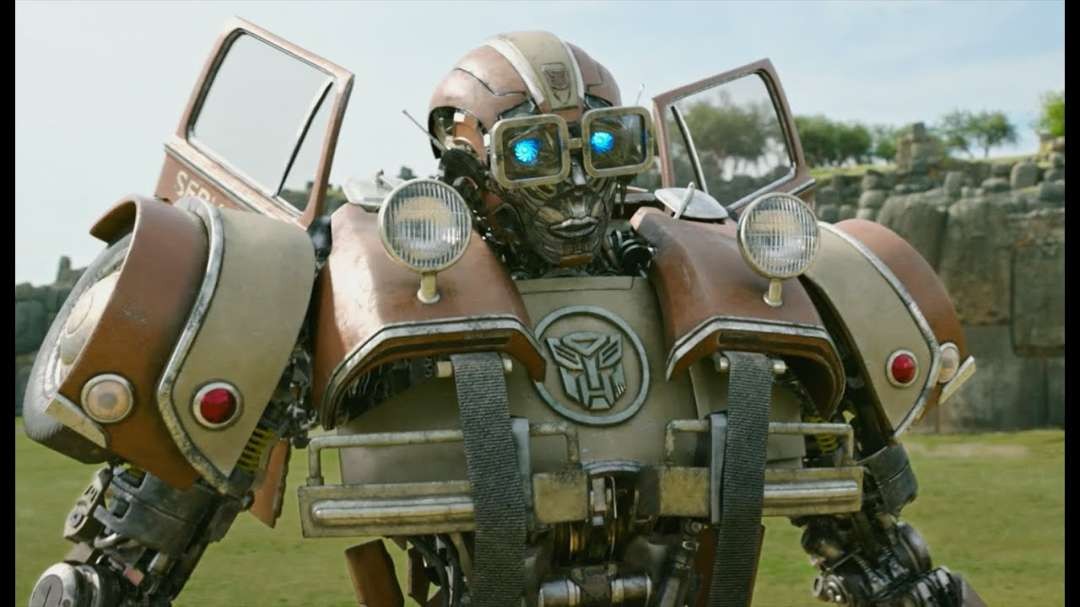 Wheeljack, Autobots yang menjelma menjadi VW Combi di film Transformers Rise of the Beast. (Foto: Paramount Pictures)