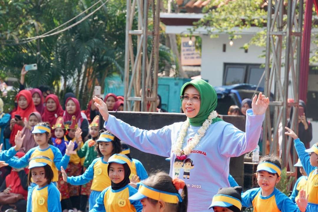 Bunda Paud Kota Pasuruan, Fatma Saifullah Yusuf (Fatma) ajak semua sukseskan gerakan transisi Paud ke SD dengan belajar asyik dan menyenangkan. (Foto Humas Pemkot Pasuruan)