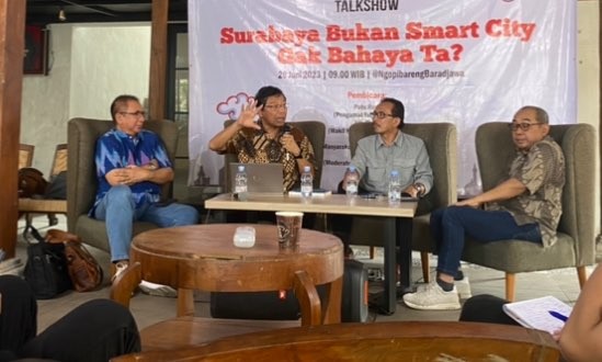 Diskusi Surabaya Bukan Smart City, Gak Bahaya Ta (Foto: Andhi Dwi/Ngopibareng.id)