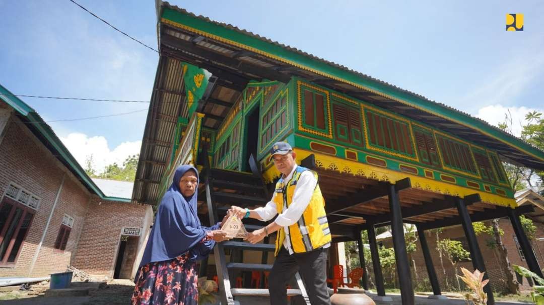 Kementerian PUPR memberikan bantuan pembangunan rumah bagi penyelesaian non-yudisial dan pelanggaran HAM di Aceh. (Foto: Kementerian PUPR)