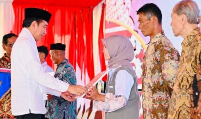 Presiden  meluncurkan program pelaksanaan rekomendasi penyelesaian non-yudisial pelanggaran hak asasi manusia (HAM) yang berat di Tanah Air   di Rumoh Geudong, Kabupaten Pidie, Provinsi Aceh (foto; Setpres)
