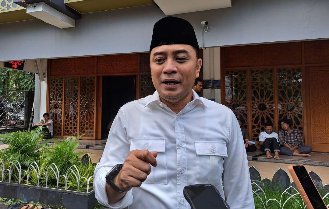 Walikota Surabaya, Eri Cahyadi larang wisuda siswa berbayar sesuai SE Kemendikbudristek. (Foto: Pita Sari/Ngopibareng.id)