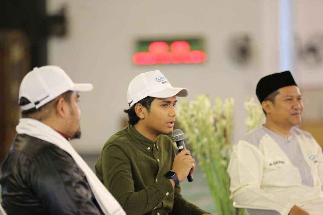 Influencer dakwah Kadam Sidik mengisi Majelis Subuh Generasi Z Islami (GenZI) di Masjid Nasional Al Akbar Surabaya (MAS), Minggu 2 Juli 2023. (Foto: Dokumentasi MAS)