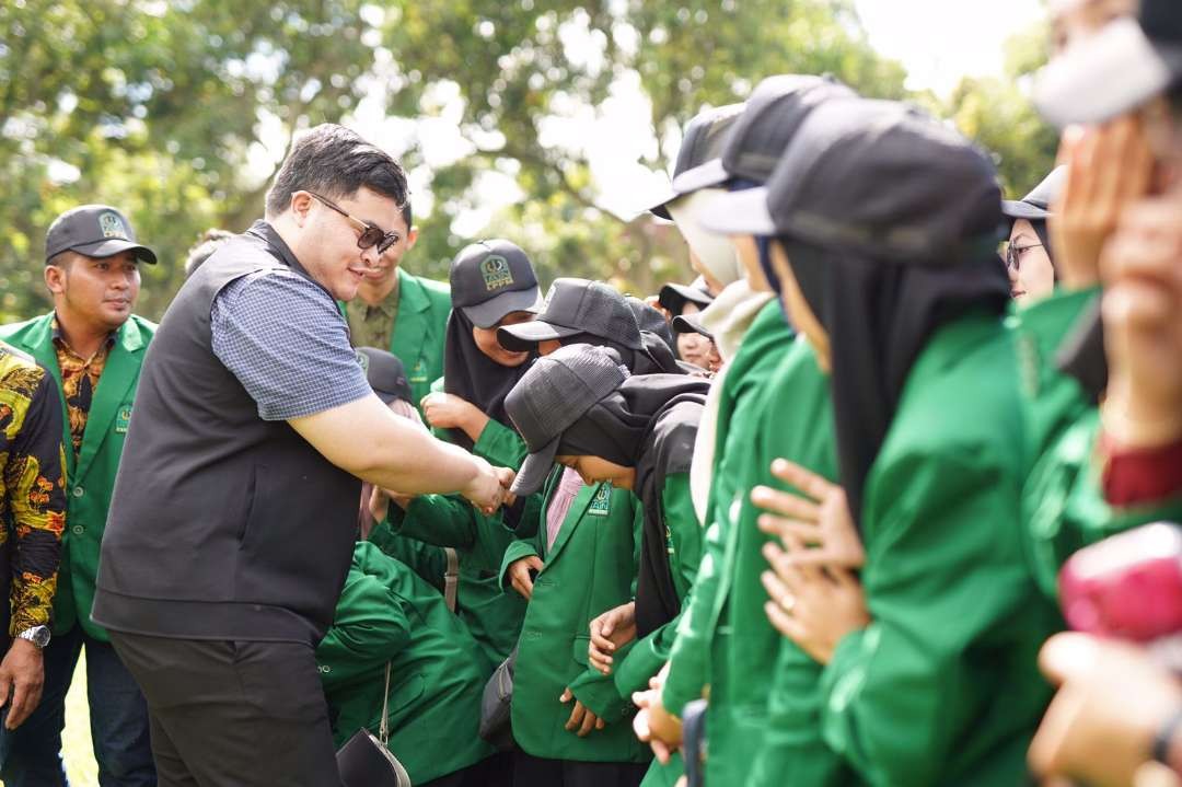 Bupati Kediri Hanindhito Himawan Pramana Minta Mahasiswa Berikan Outcome Bagi Warga di Tempat KKN (Foto: Istimewa)