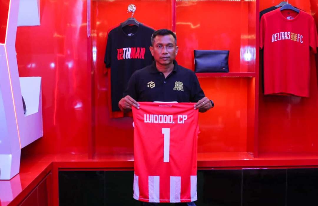 Widodo CP resmi menjadi pelatih Deltras (foto : Aini/Ngopibareng.id)