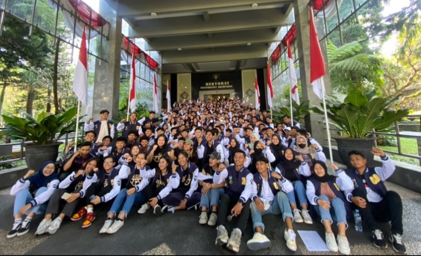 Sejumlah atlet mahasiswa Universitas Brawijaya (UB), Malang, Jawa Timur, yang akan tampil di Pomprov Jatim 2023. (Foto: Lalu Theo/Ngopibareng.id)