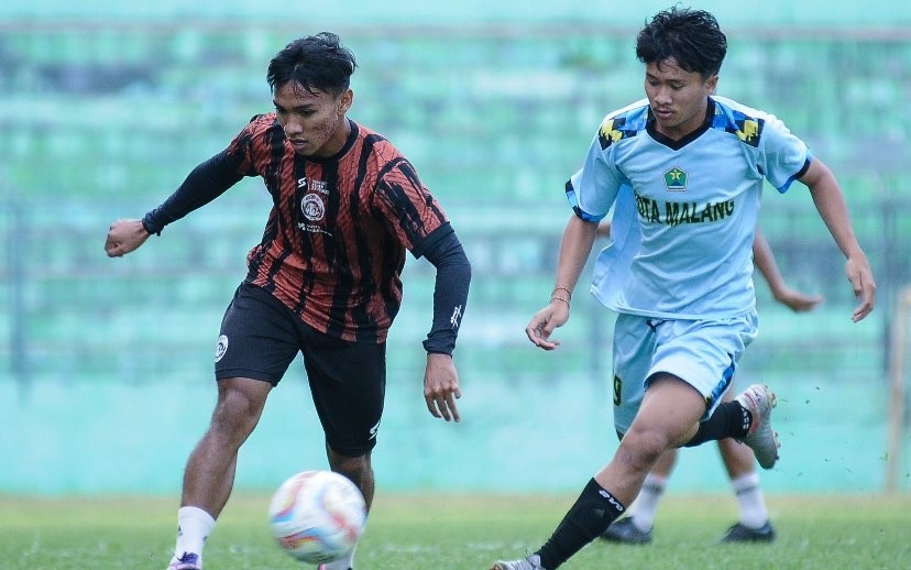 Tim Arema FC saat melakukan uji coba di Stadion Gajayana, Kota Malang (Foto: Twitter/@Aremafcofficial)