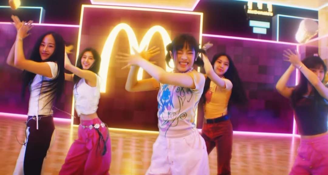 McDonald's berkolaborasi dengan idol K-Pop, New Jeans, meluncurkan K-Meals. (Foto: Instagram)