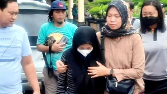 Terdakwa Citra Ayu Palupi, ibu muda tega membunuh bayi sendiri baru dilahirkan divonis hukuman 12 tahun penjara oleh Pengadilan Negeri Situbondo, Jawa Timur. (Foto: Dokumentasi Ngopibareng.id)