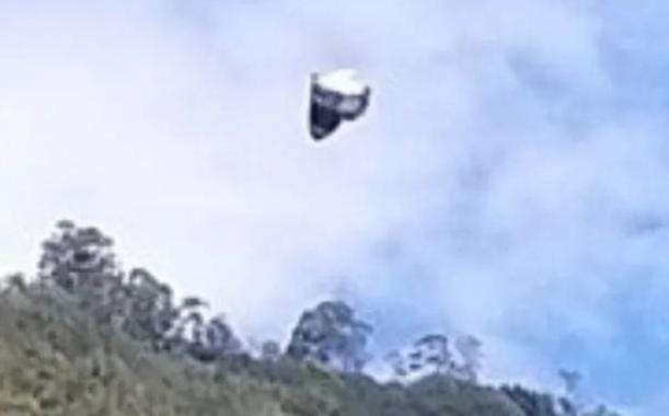 Penampakan UFO di atas Bukit Teletubbies, Gunung Bromo, Kabupaten Probolinggo. (Foto: medsos)